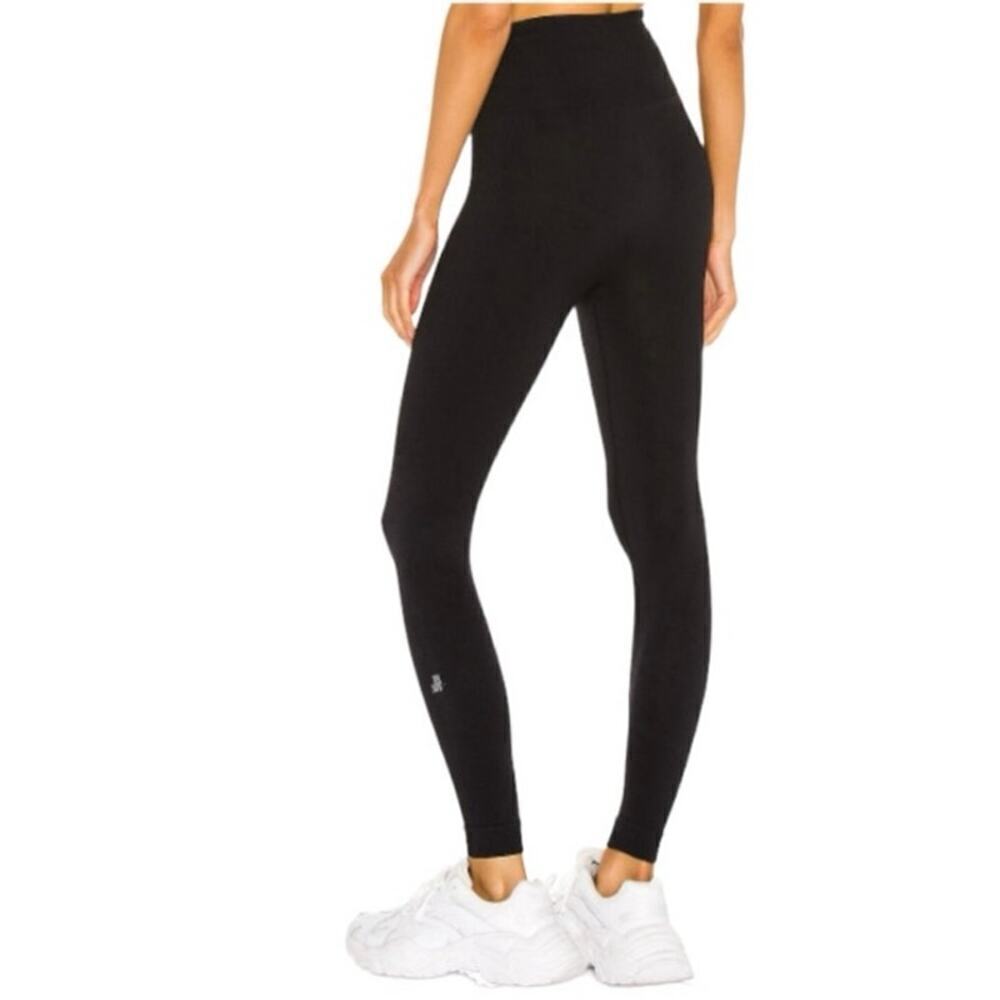 WeWoreWhat Black Seamless Circular
Knit Leggings size XL